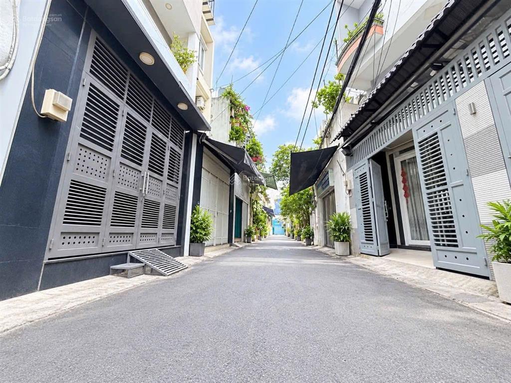 Tân phú nhà 69m ngang 5.5m hiếm hẻm ô tô tận cửa 3pn chỉ 5.5 tỷ!