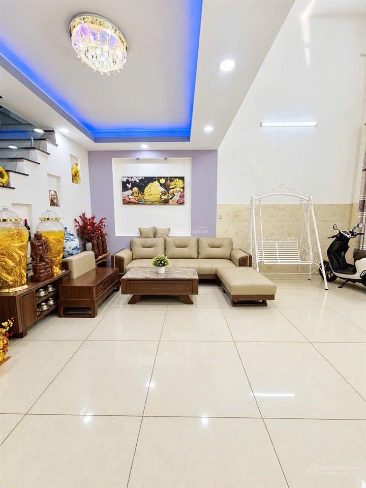Tân phú nhà 69m ngang 5.5m hiếm hẻm ô tô tận cửa 3pn chỉ 5.5 tỷ!