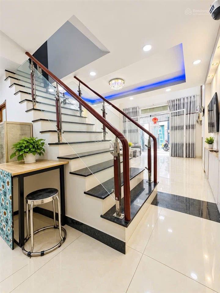 Tân phú nhà 69m ngang 5.5m hiếm hẻm ô tô tận cửa 3pn chỉ 5.5 tỷ!
