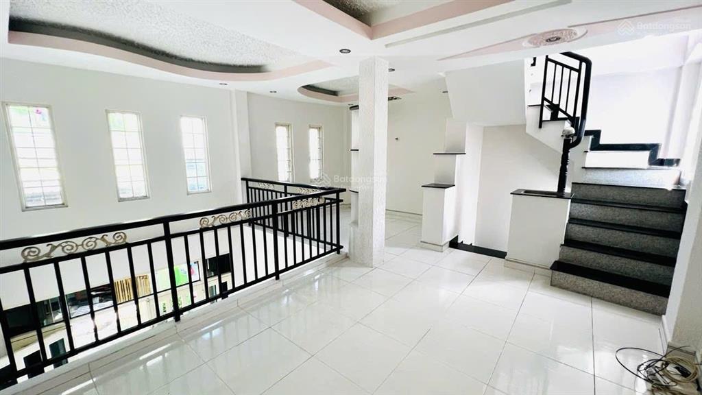 Lê trọng tấn, gần aeon tân phú  40m, 3pn, có pn trệt, sổ đủ, không quy hoạch!