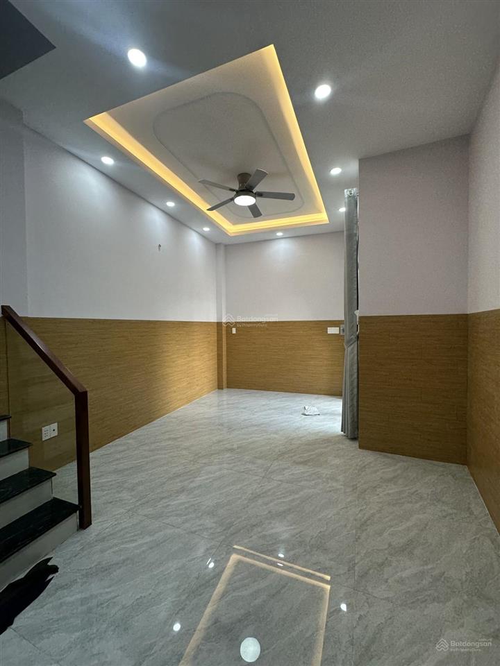 Ngay đại học công thương, 45 m2, 4 tầng, 4 pn, thuận tiện di chuyển qua aeon và sân bay.