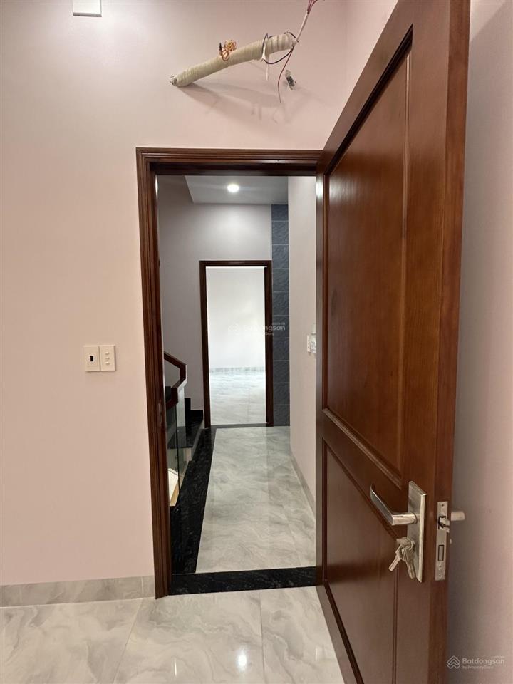 Ngay đại học công thương, 45 m2, 4 tầng, 4 pn, thuận tiện di chuyển qua aeon và sân bay.