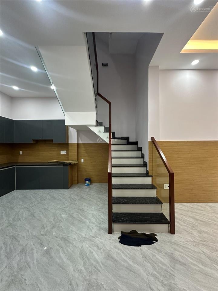 Ngay đại học công thương, 45 m2, 4 tầng, 4 pn, thuận tiện di chuyển qua aeon và sân bay.