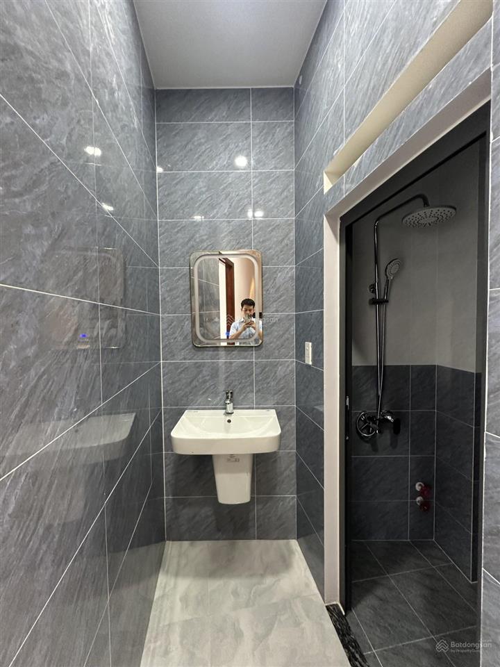 Ngay đại học công thương, 45 m2, 4 tầng, 4 pn, thuận tiện di chuyển qua aeon và sân bay.
