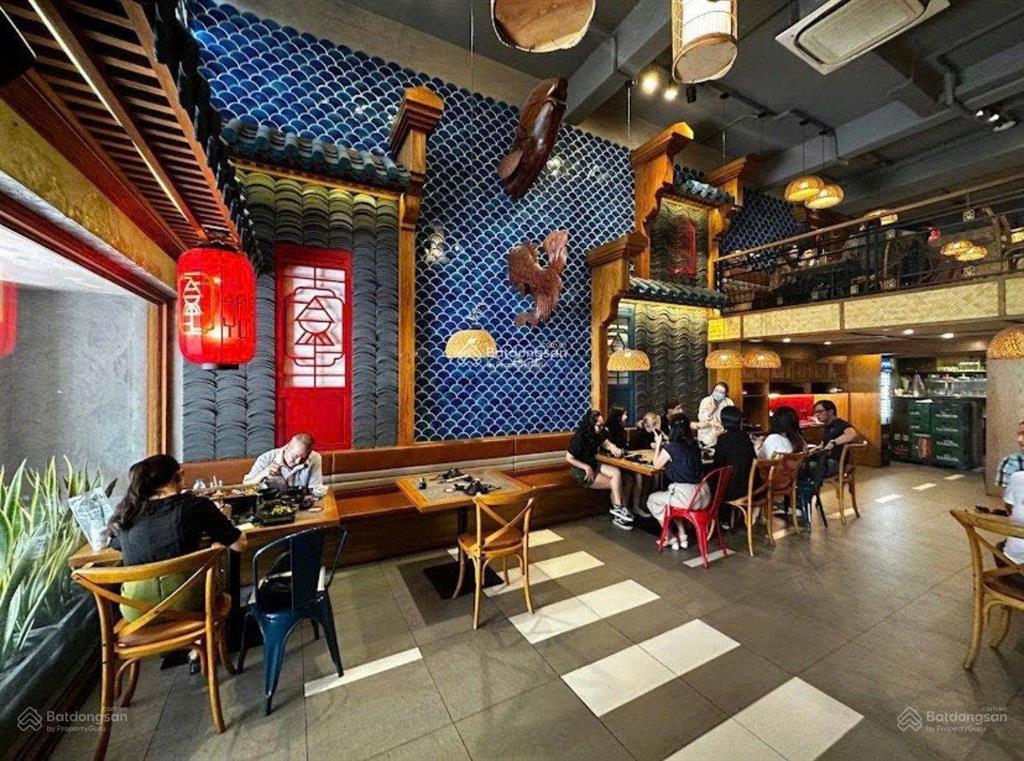 Cho thuê nhà góc 2 mặt tiền ngang 8m số 59 phạm ngọc thạch q3