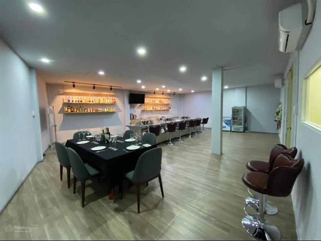 Cho thuê nhà mặt tiền 73a nguyễn gia trí phường 25 quận bình thạnh (cũ)  ngang 12m