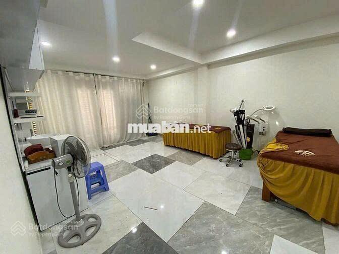 Toà nhà 4 lầu ốp kính  dtsd khủng 1050m2  cư xá bắc hải  giá hời khu vực