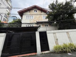 Biệt thự có sân vườn bao hiếm trung tâm quận 3 sát bên q1 giá chỉ 52 triệu