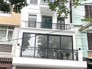 Cho thuê nhà có thang máy hẻm 6/8 nguyễn văn thủ q1 giá 50 triệu