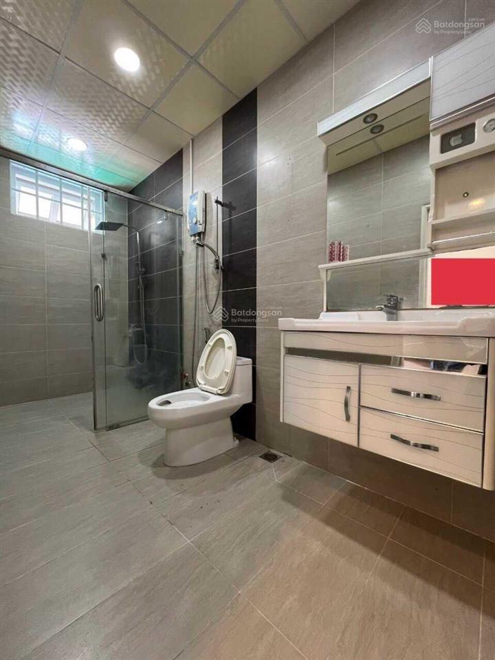 Cho thuê nhà mặt tiền 8a hoa lan phú nhuận