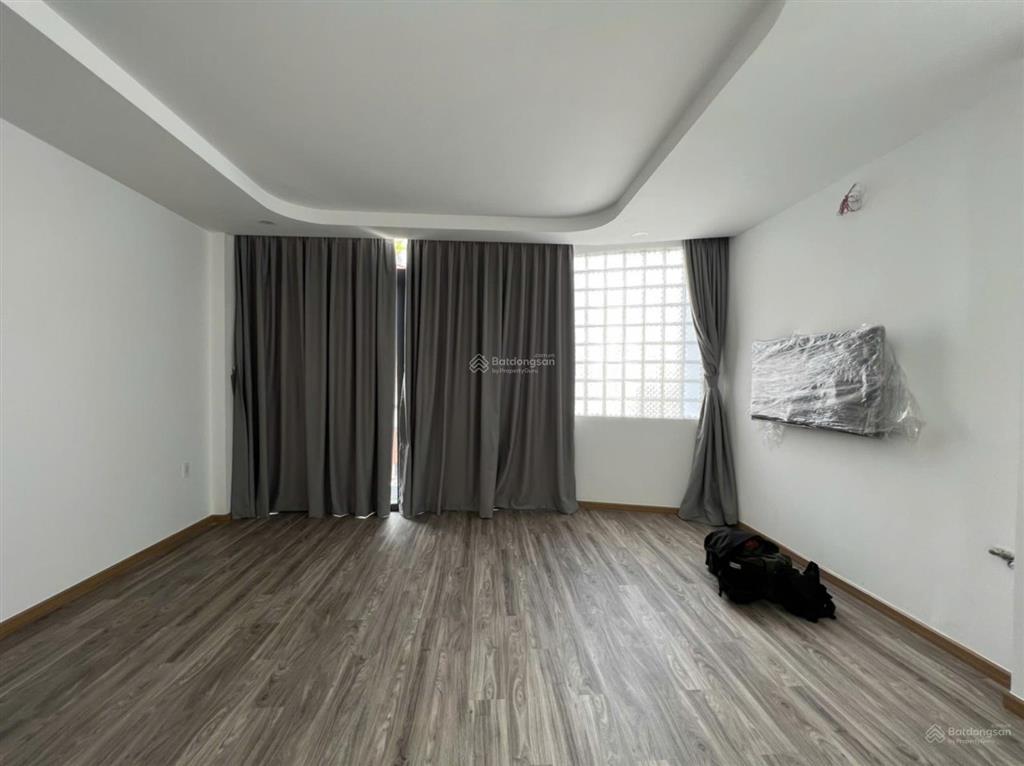 Hẻm xe hơi lê thị riêng thông nguyễn trãi 5,5x18m (4 tầng) giá 45 triệu quận 1