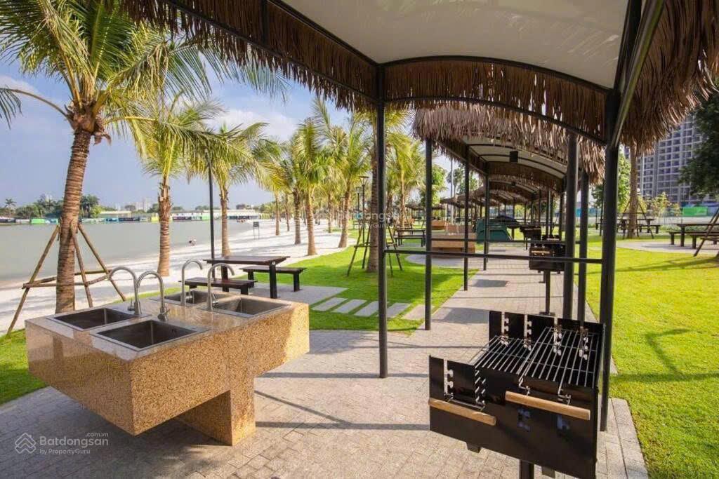 Căn hộ 3 phòng ngủ view hồ bơi  đầy đủ nội thất cao cấp