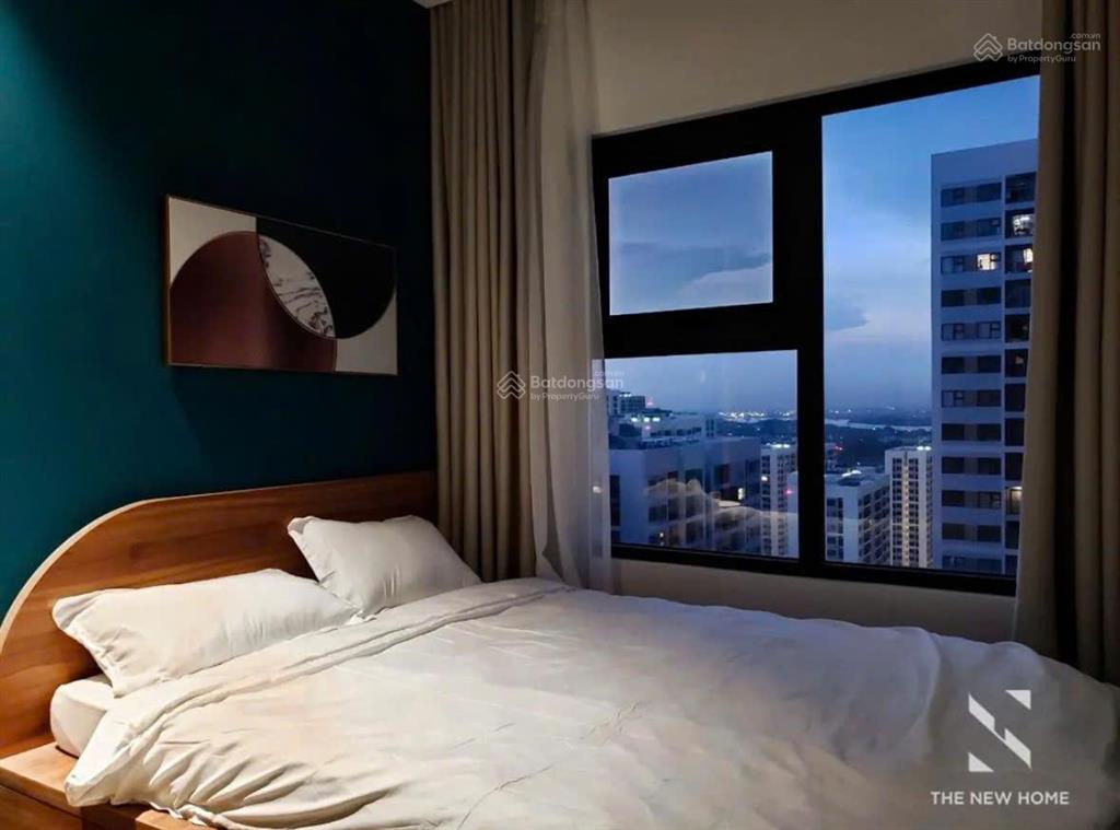Căn hộ 3 phòng ngủ view hồ bơi  đầy đủ nội thất cao cấp