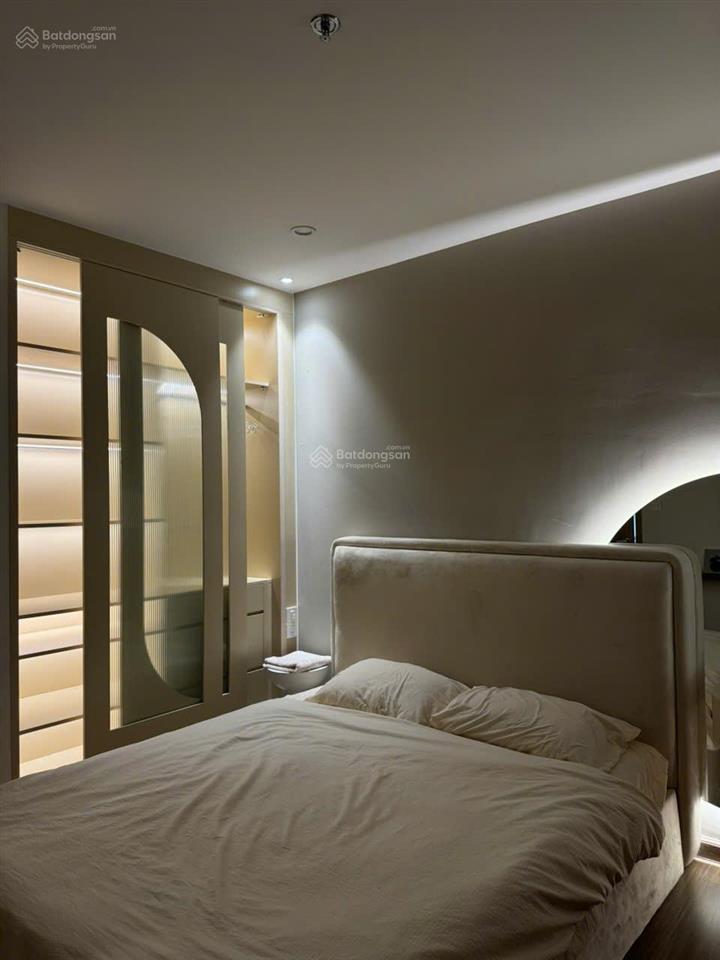 Căn hộ 3 phòng ngủ view hồ bơi  đầy đủ nội thất cao cấp