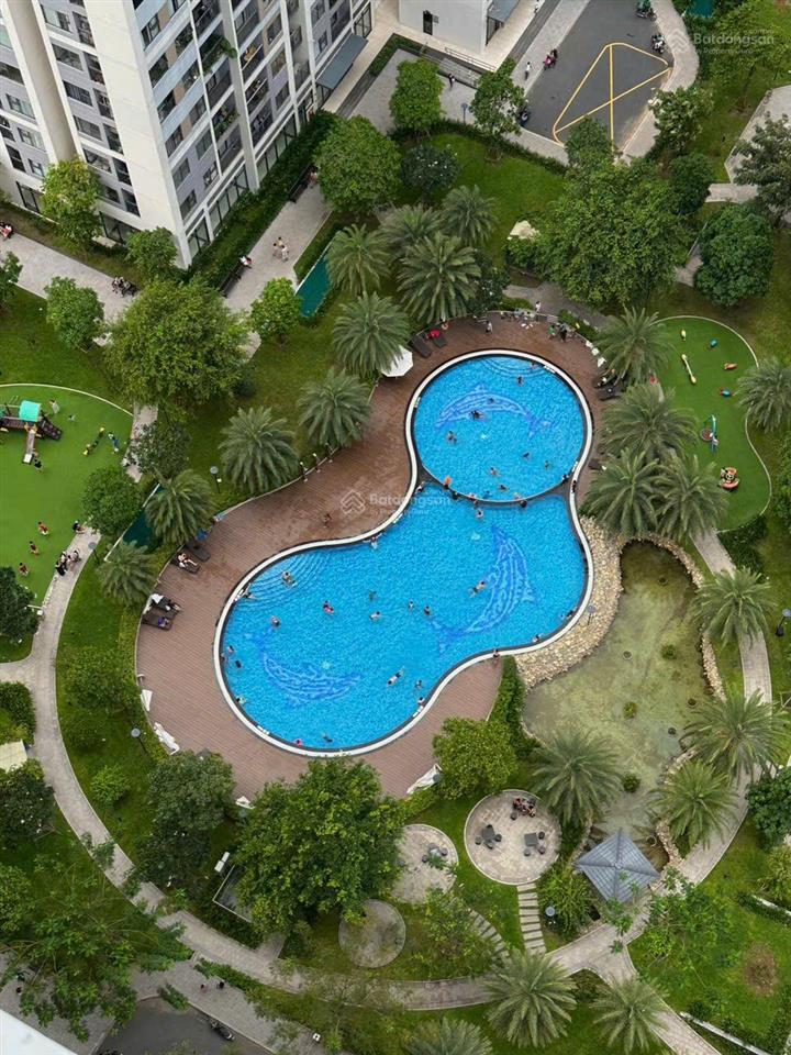 Căn hộ 3 phòng ngủ view hồ bơi  đầy đủ nội thất cao cấp