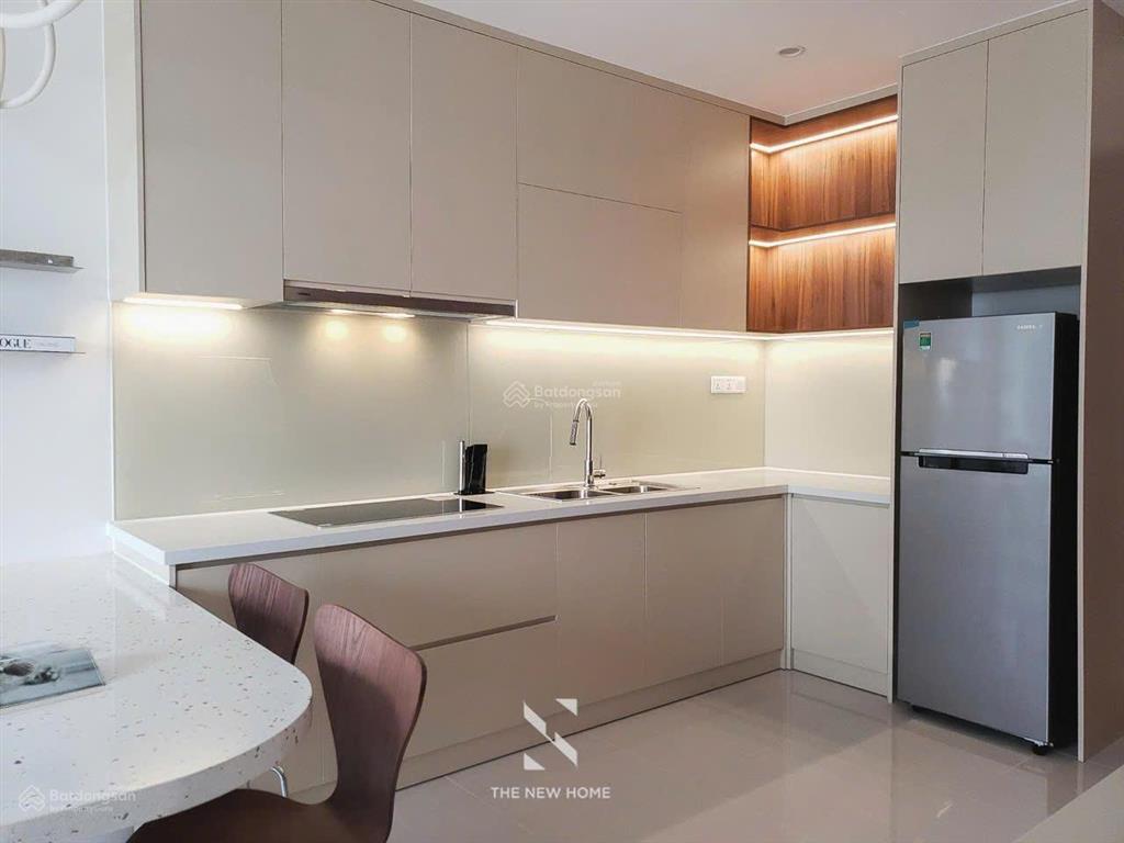 Căn hộ 3 phòng ngủ view hồ bơi  đầy đủ nội thất cao cấp