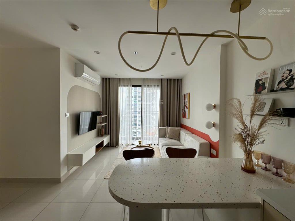 Căn hộ 3 phòng ngủ view hồ bơi  đầy đủ nội thất cao cấp