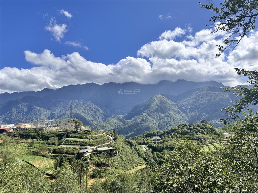 Đất rộng mặt đường ql4d điện biên phủ sapa ngay ngã 3 cáp treo fansipan view tỷ đô