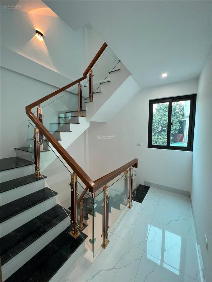 Bán nhà tây mỗ, xây mới 5 tầng, ô tô đỗ cửa, 8 tỷ còn thương lương.