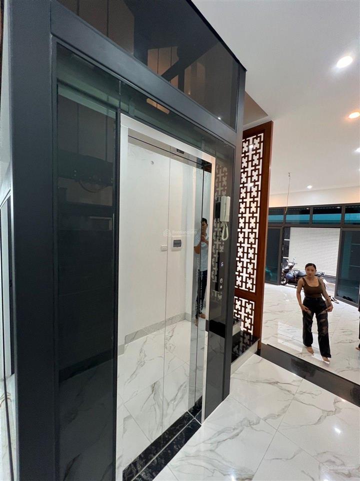 Bán nhà tây mỗ, 6 tầng thang máy, ô tô đỗ cửa. dân trí tốt
