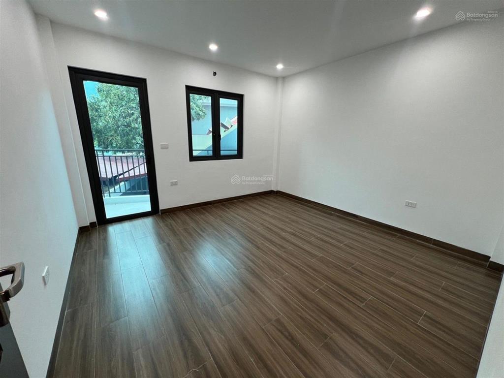 Bán nhà tây mỗ, 6 tầng thang máy, ô tô đỗ cửa. dân trí tốt