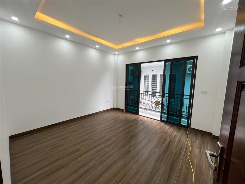 Bán nhà tây mỗ, 6 tầng thang máy, ô tô đỗ cửa. dân trí tốt