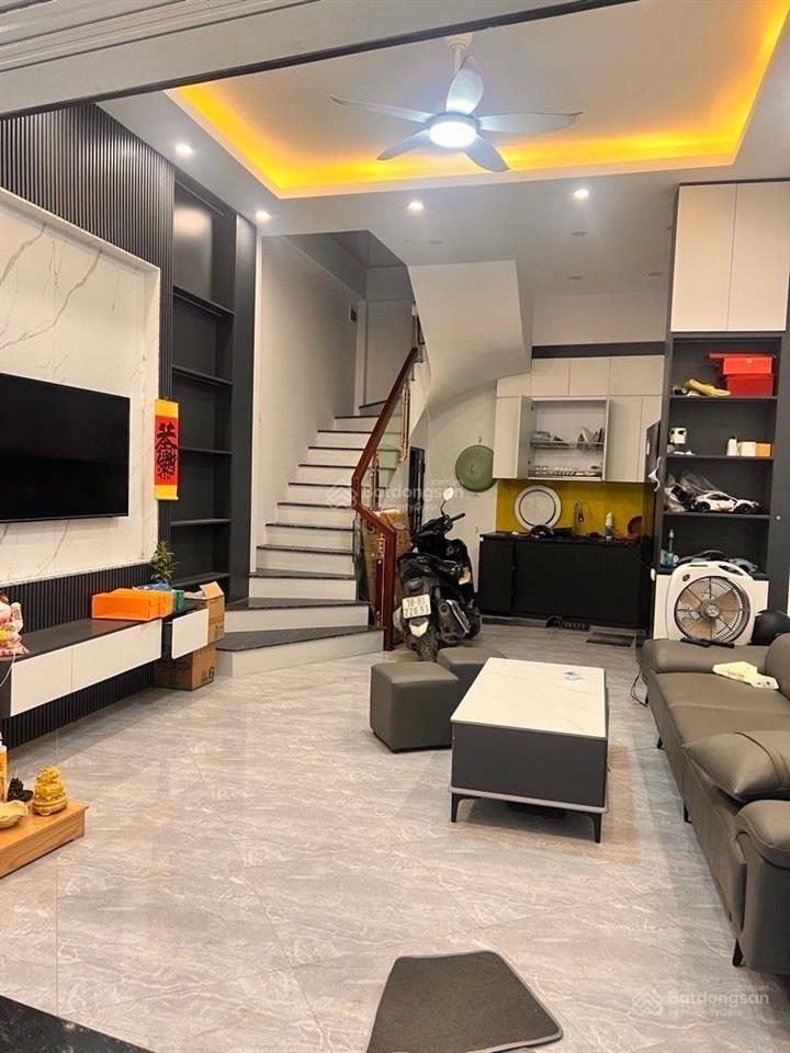 Bán nhà ngọc trục đại mỗ, 40m2 dân xây 5 tầng, ngõ nông thoáng. 7,1 tỷ còn thương lượng