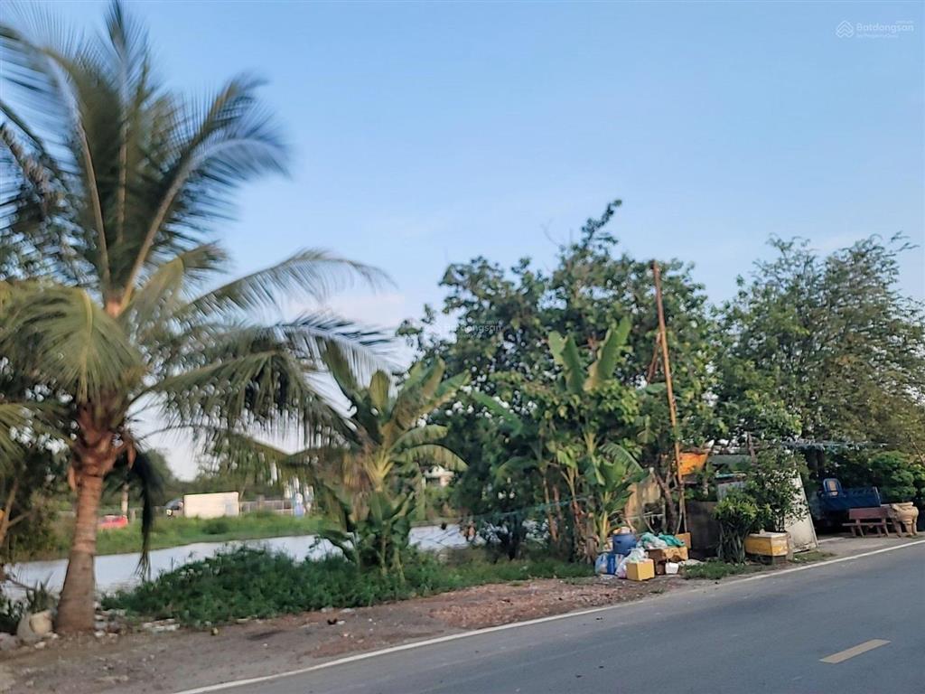 Bán gấp biệt thự 600m2 ven sông thoáng mát gần vinhomes hóc môn. giá tăng mỗi ngày