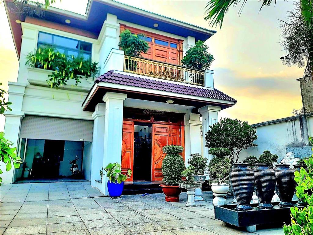 Bán gấp biệt thự 600m2 ven sông thoáng mát gần vinhomes hóc môn. giá tăng mỗi ngày