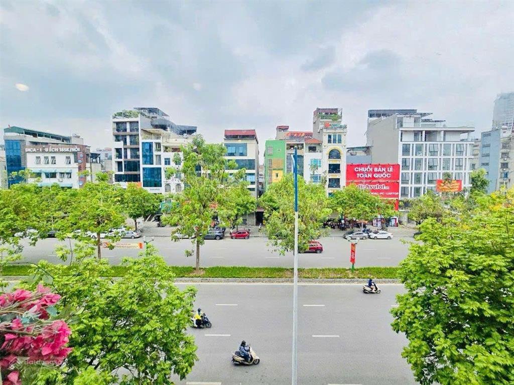 Giá đầu tư! chính chủ bán đất  mặt phố nguyễn văn huyên  110m²  mặt tiền 9m  tặng gpxd 8 tầng.
