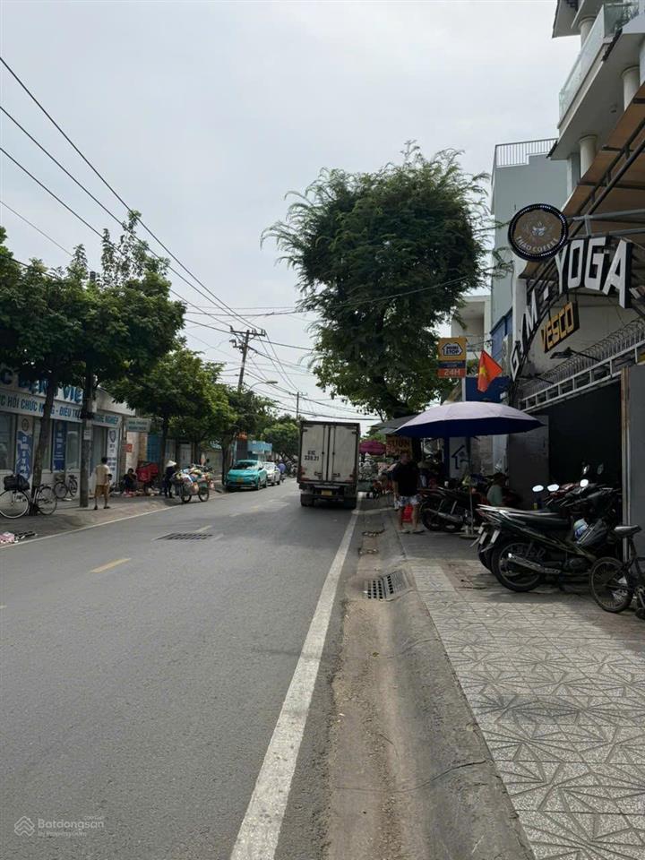 Bán nhà mặt tiền đường âu dương lân p2, quận 8. vị trí kinh doanh đông đúc. thửa đất siêu đẹp