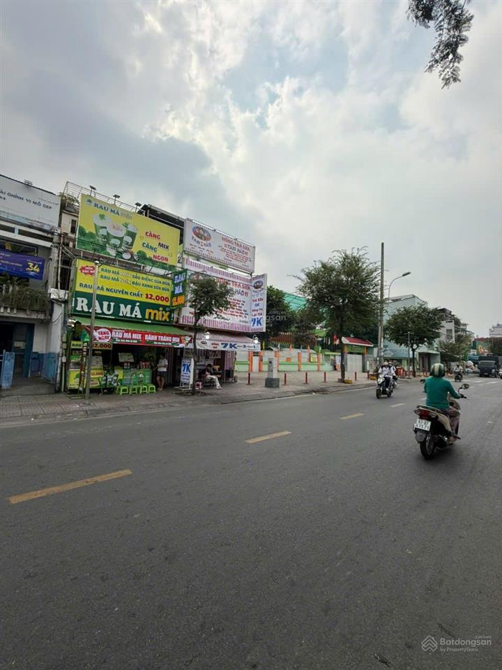 Bán nhà mặt tiền phạm thế hiển phường 4 quận 8, nhà nở hậu, sổ hồng riêng (ko quy hoạch)
