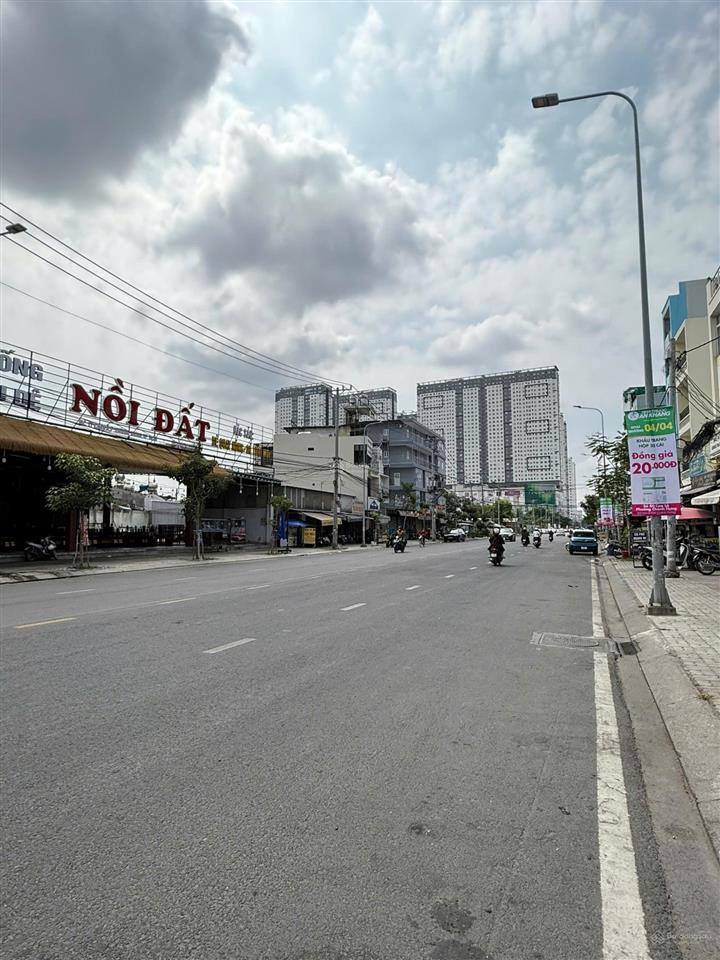 Bán nhà mặt tiền phạm thế hiển phường 4 quận 8, nhà nở hậu, sổ hồng riêng (ko quy hoạch)