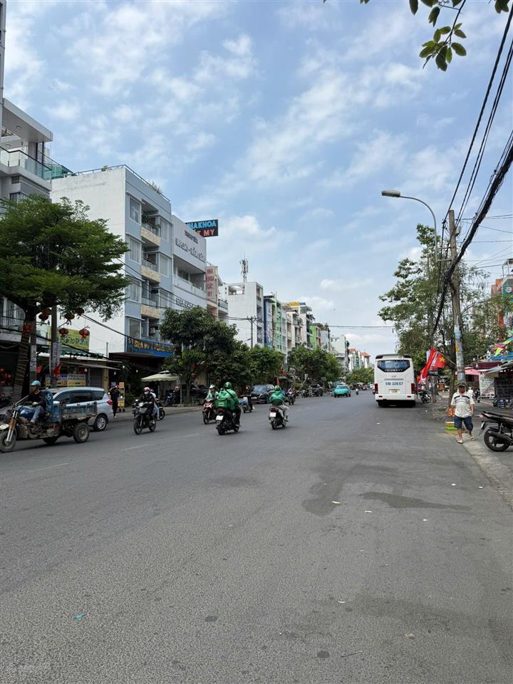 Bán nhà mặt tiền phạm thế hiển phường 4 quận 8, nhà nở hậu, sổ hồng riêng (ko quy hoạch)