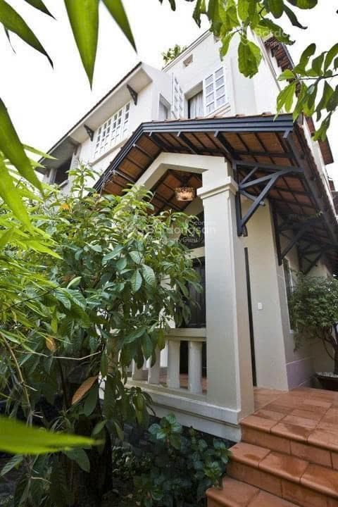 Bán biệt thự khu cao lỗ quận 8. vị trí đẹp, gần tttm parc mall và trường đại học công nghệ sg