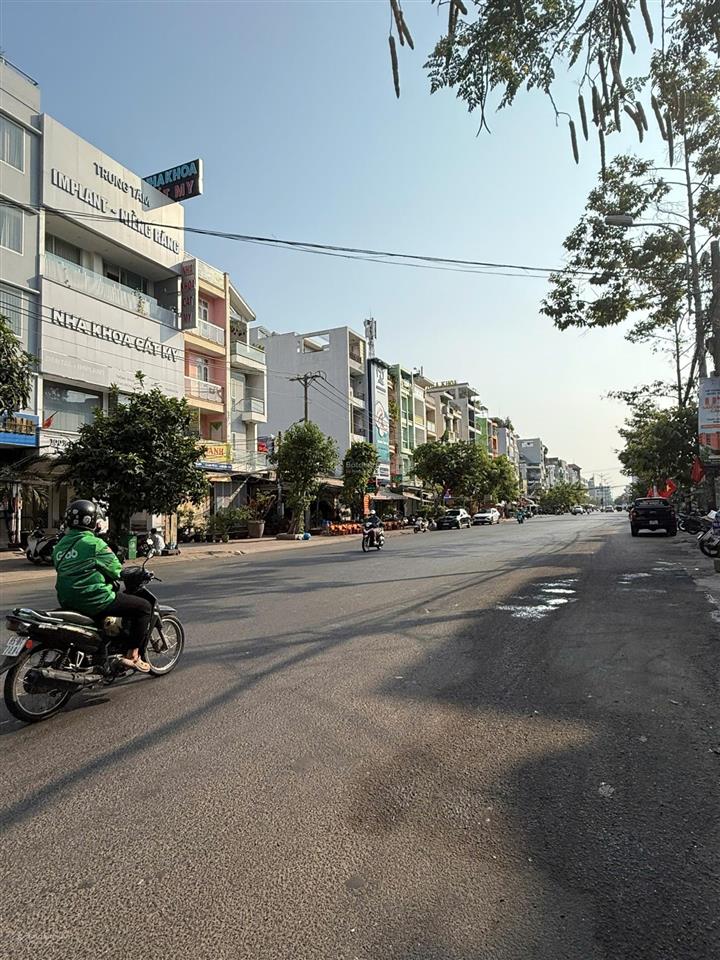 Bán nhà mặt tiền tạ quang bửu phường 4 quận 8. mặt tiền đường rộng 30m, vị trí kinh doanh sầm uất