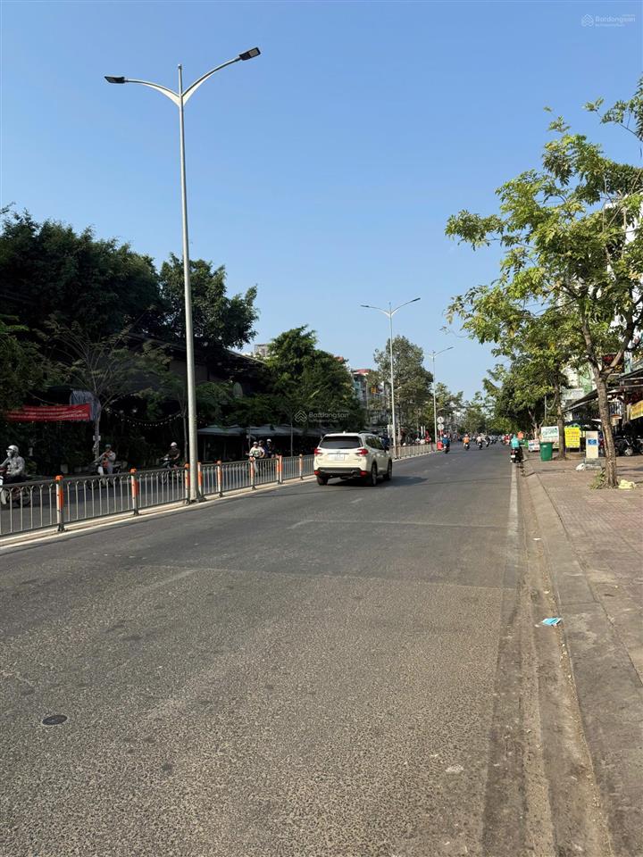 Bán nhà mặt tiền tạ quang bửu phường 4 quận 8. mặt tiền đường rộng 30m, vị trí kinh doanh sầm uất