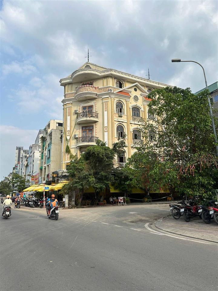 Nhà mặt tiền (17mx35m) đường tạ quang bửu p4, q8. vị trí kinh doanh sầm uất nhất q8