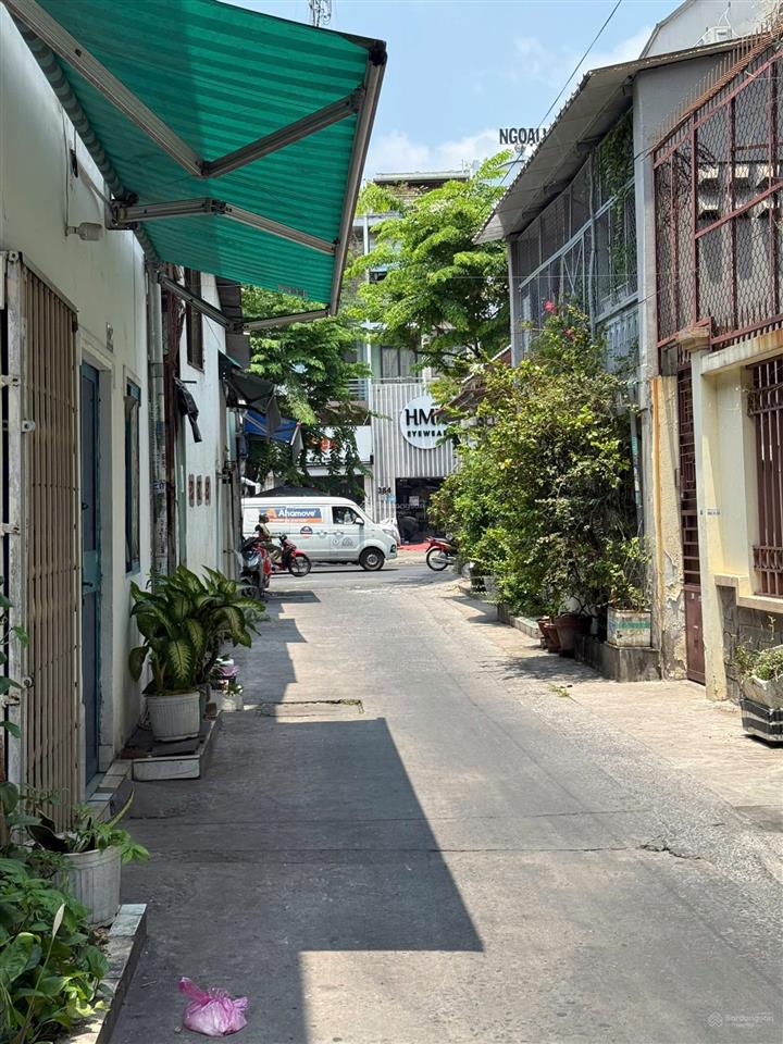Bán nhà hẻm xe hơi đường phạm hùng phường 4 quận 8. thửa đất đẹp, khu vực an ninh.