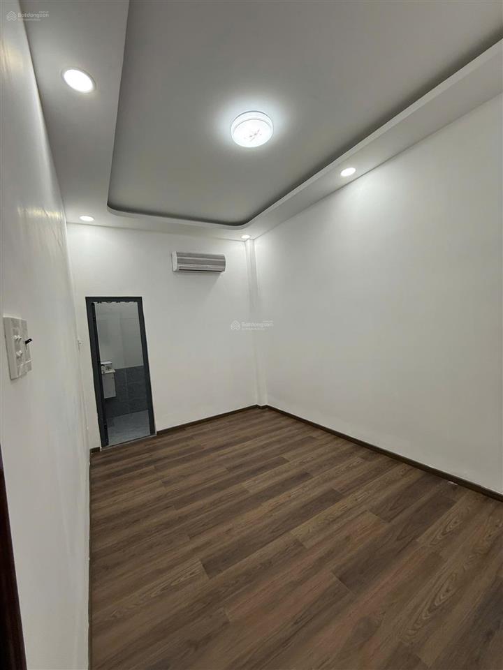 Bán nhà mới gần tttm parc mall vừa ở vừa cho thuê có thu nhập hằng tháng (4mx20m)