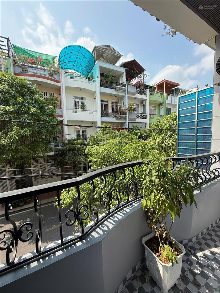 Bán nhà mới gần tttm parc mall vừa ở vừa cho thuê có thu nhập hằng tháng (4mx20m)