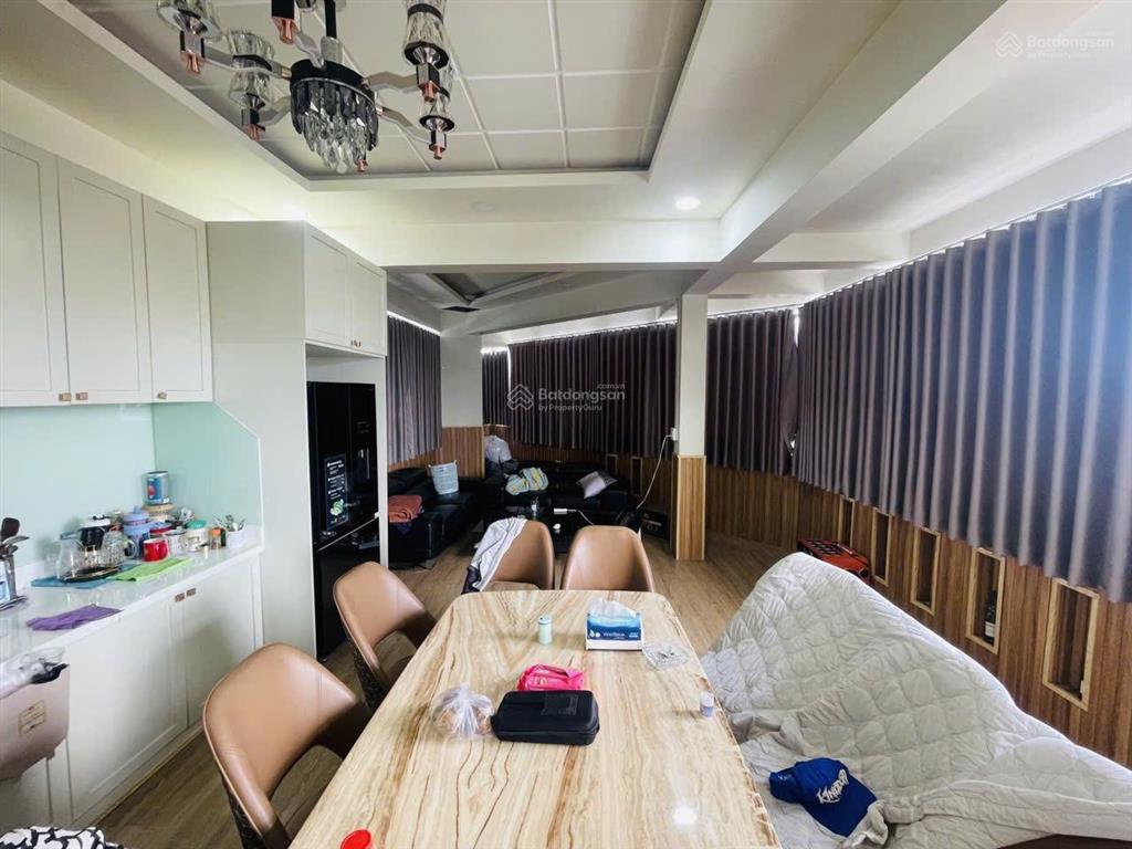 Bán căn góc có thang máy mặt tiền đường phường chánh hưng. nhà đang cho thuê 60tr/th
