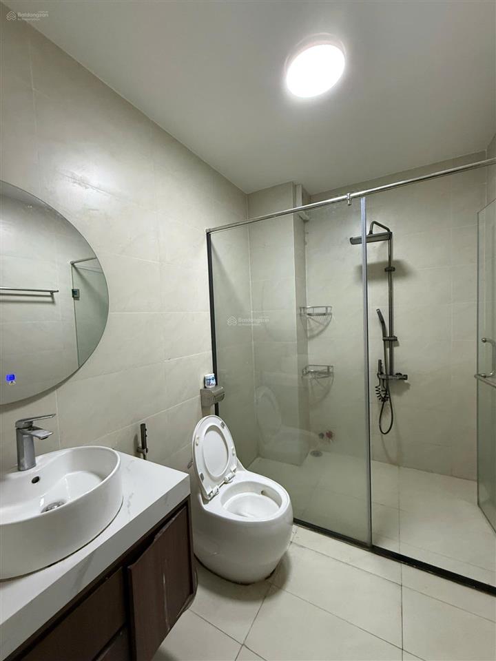 Bán nhà mới, vị trí kinh doanh đắc địa đối diện khu căn hộ sky view kết hợp với tuyến metro số 5