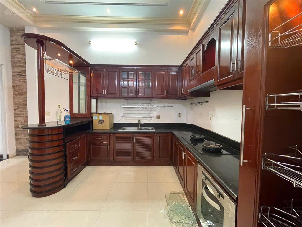 Biệt thự đường phạm nhữ tăng phường 4 quận 8. gần tttm parc mall, còn đúng 1 căn đường này