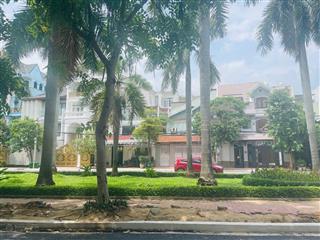 Biệt thự khu cao lỗ phường 4 quận 8. khu biệt thự an ninh, có công viên. dtsd 231.4m2