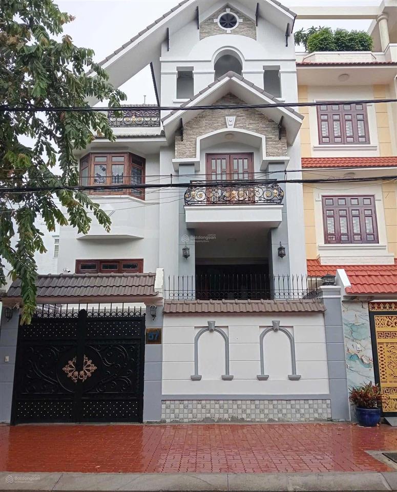 Biệt thự khu cao lỗ phường 4 quận 8. khu biệt thự an ninh, có công viên. dtsd 231.4m2