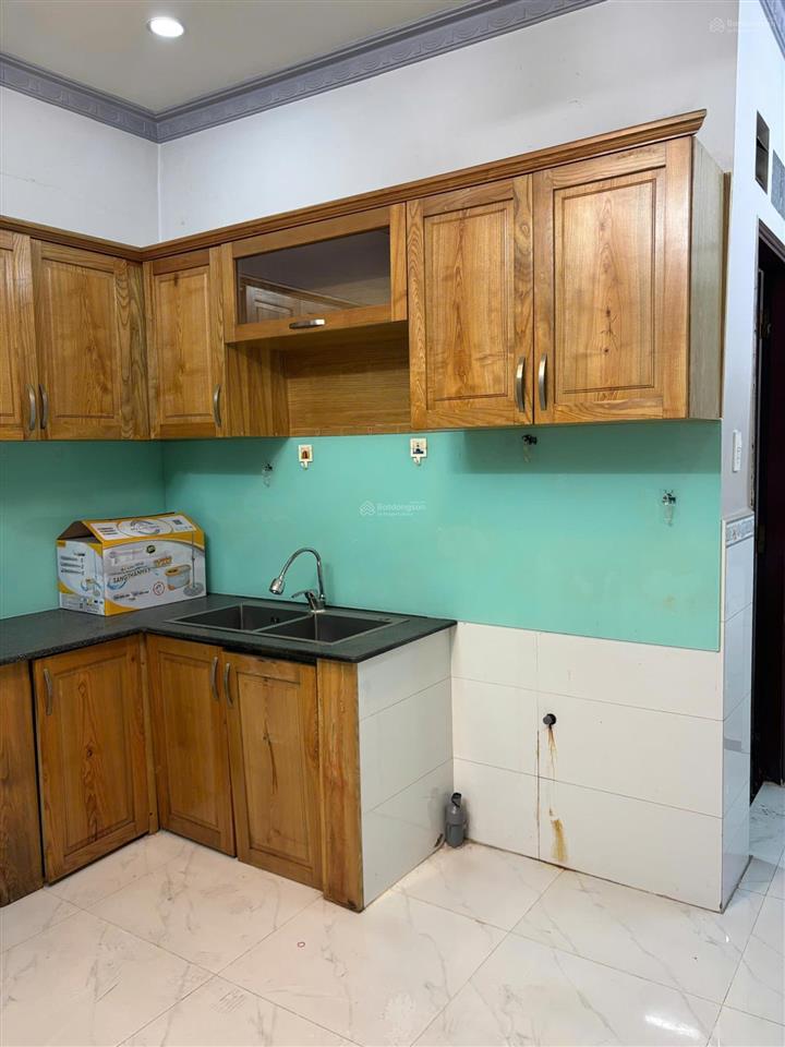 Căn góc gần mặt tiền đường và hẻm xe hơi, thoáng mát ko quy hoạch, diện tích 54m2. nhà mới shr