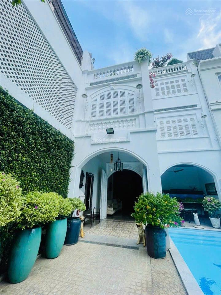 Biệt thự có hồ bơi sân vườn khu cao lỗ quận 8. gần tttm parc mall, nội thất cao cấp
