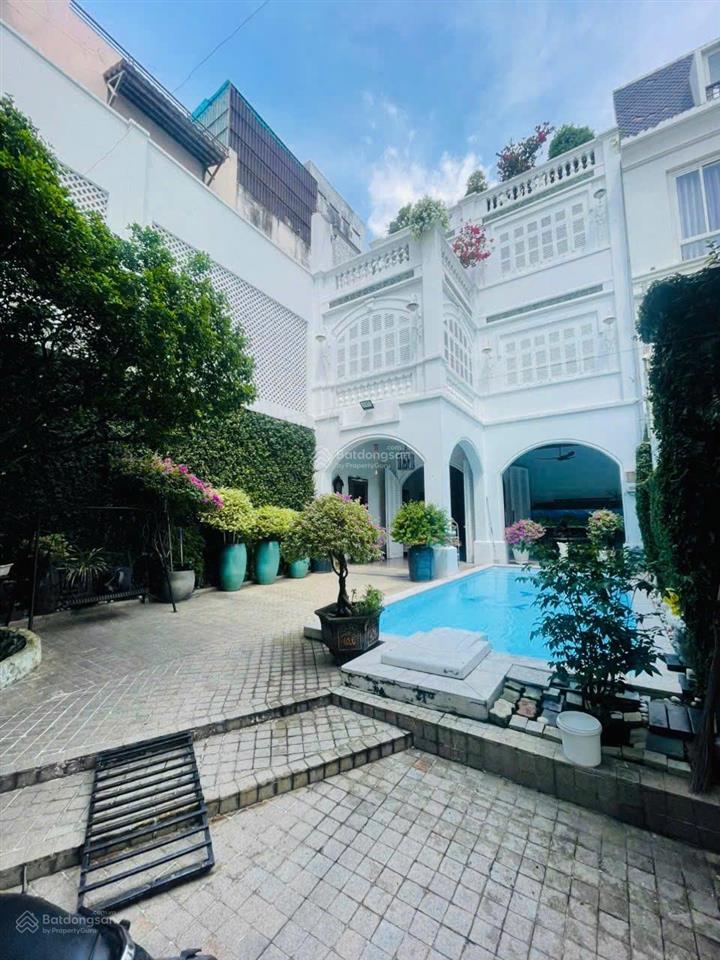 Biệt thự có hồ bơi sân vườn khu cao lỗ quận 8. gần tttm parc mall, nội thất cao cấp