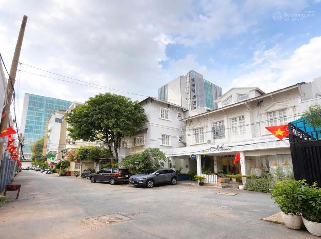 Bán nhà riêng tại nguyễn thị minh khai, ngang 7,7m*23m